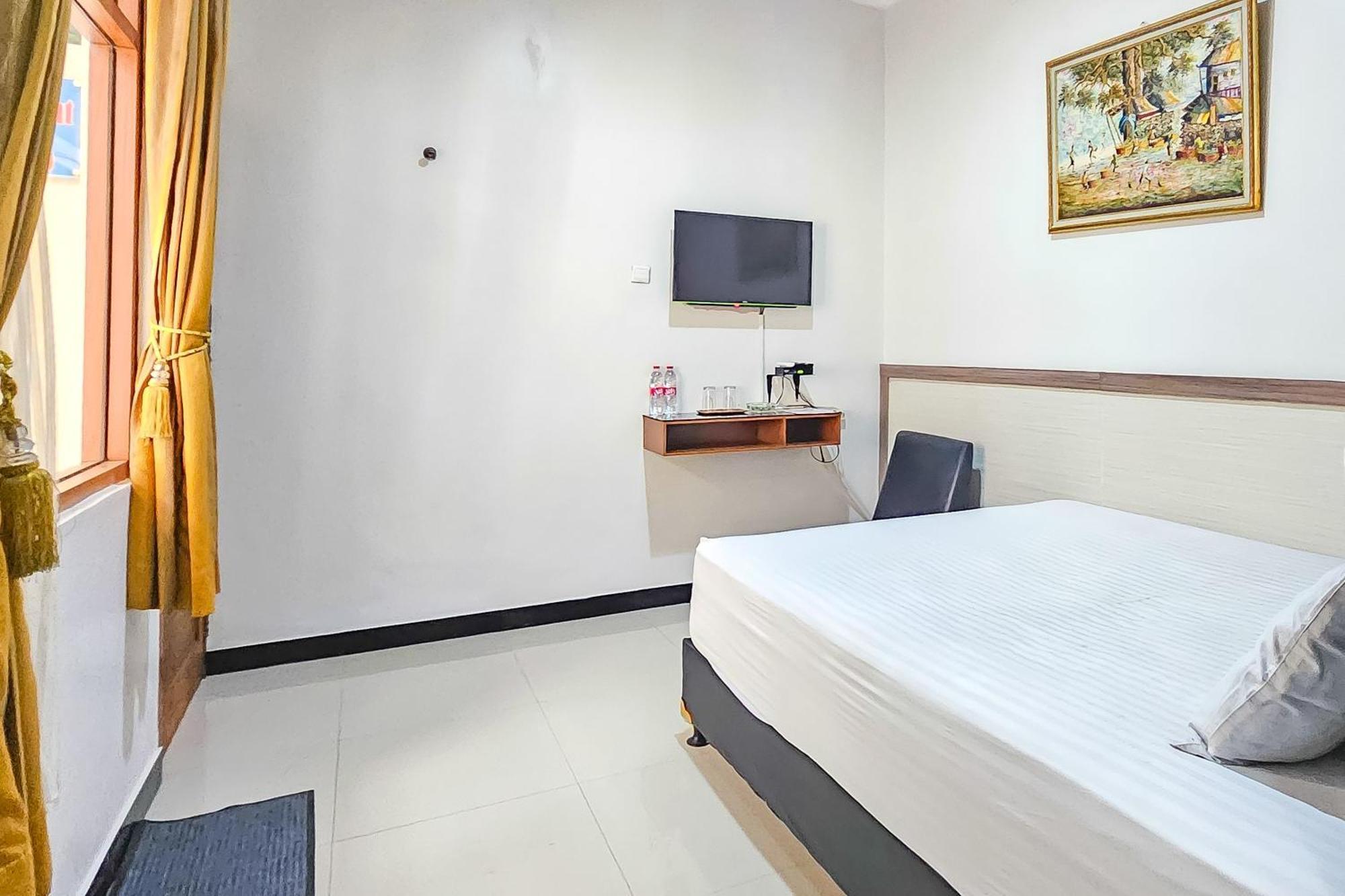 Wisma Brata Mitra Reddoorz Sukabumi Bagian luar foto