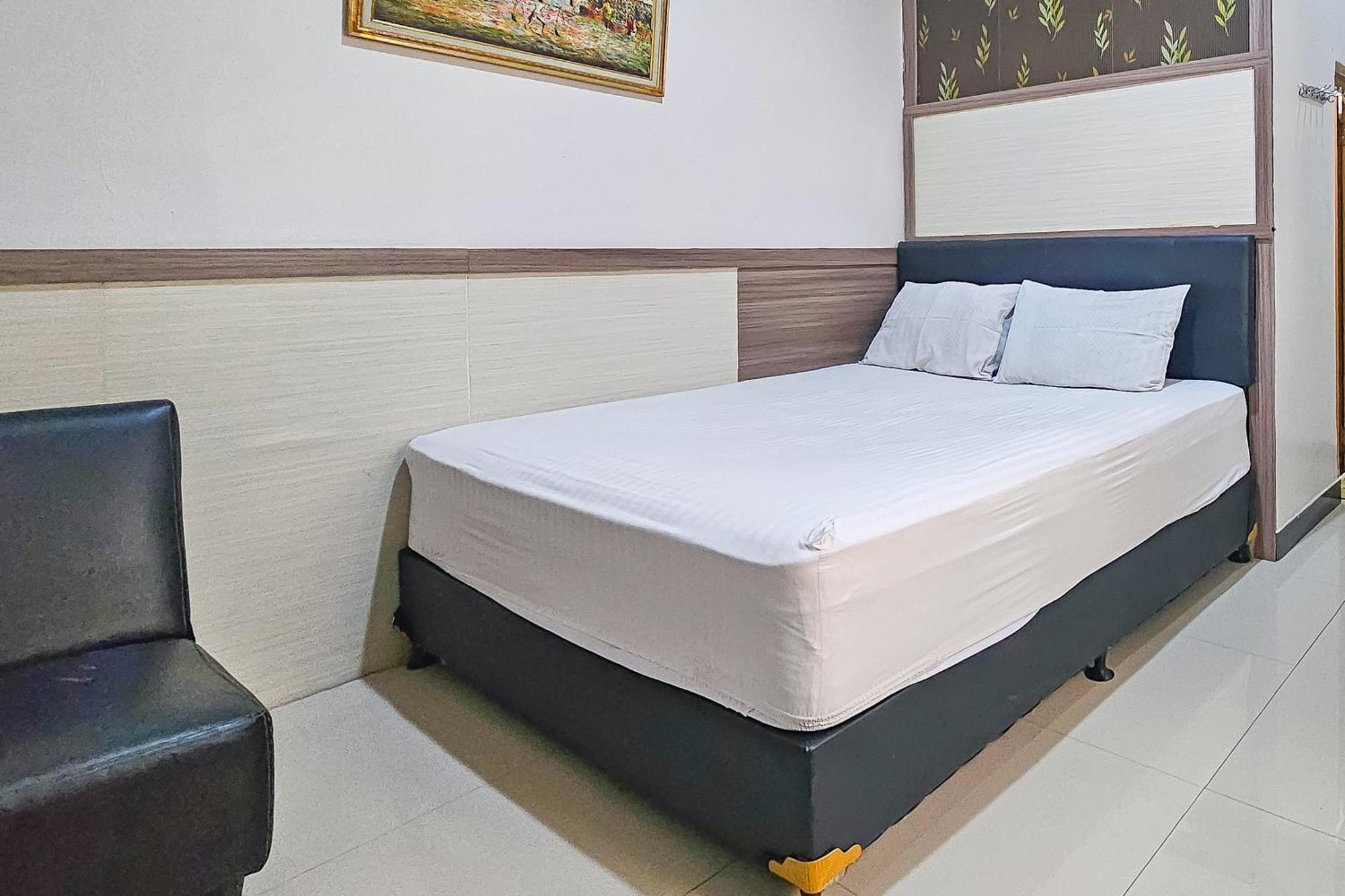 Wisma Brata Mitra Reddoorz Sukabumi Bagian luar foto